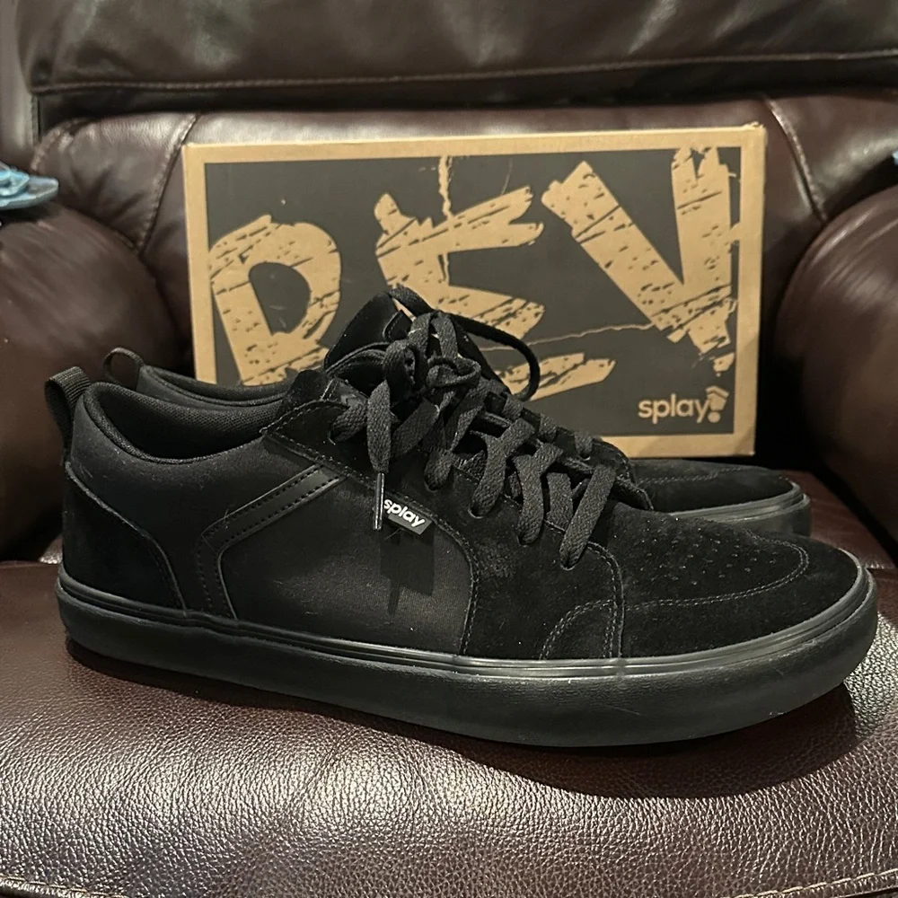 Black Men's Shoes - Picture 2 of 10